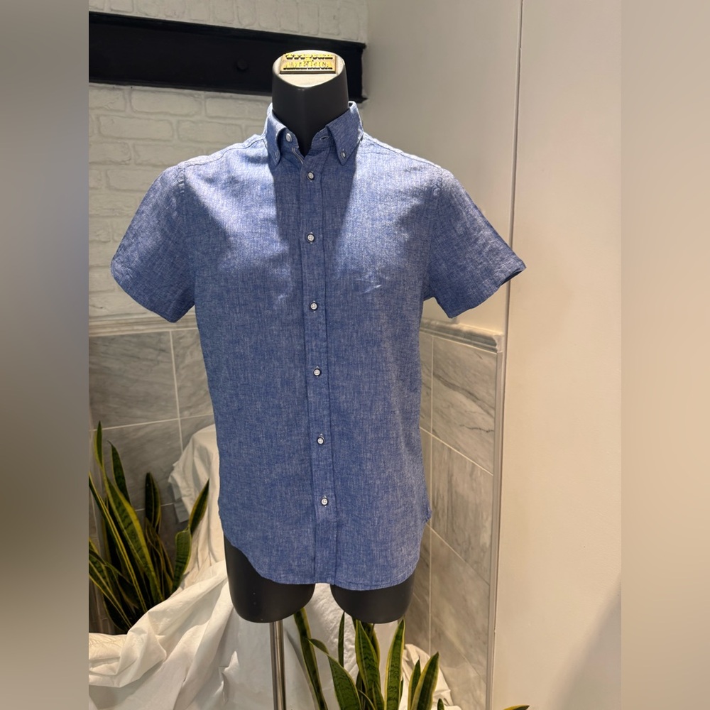 NWT Report Men's Blue linen blend Button Down Shirt with Short Sleeves